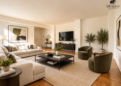  East 70's - Photo 1