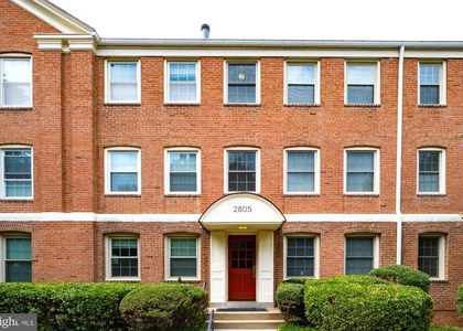 2805 Arlington Boulevard - Photo 1