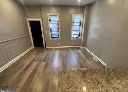 1717 Fontain Street - Photo 1
