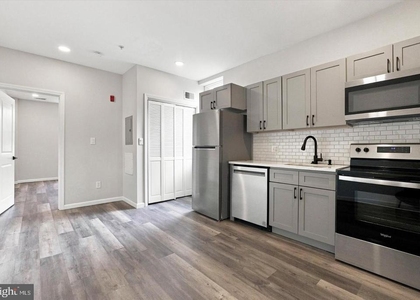 623 W Oxford Street - Photo 1