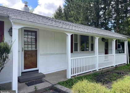 1019 Howellville Road - Photo 1