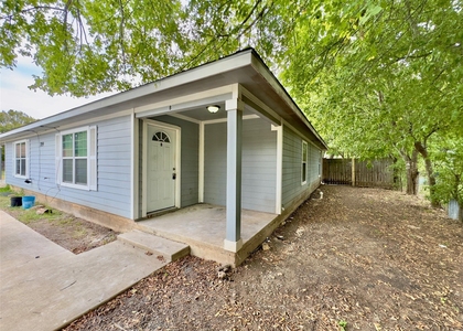 709 San Saba St - Photo 1