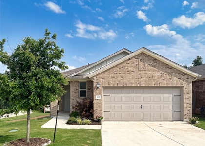 241 Serpens St - Photo 1
