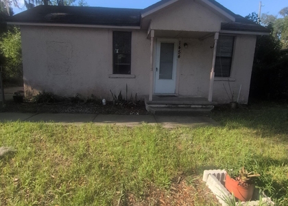 1454 Winthrop Street - Photo 1