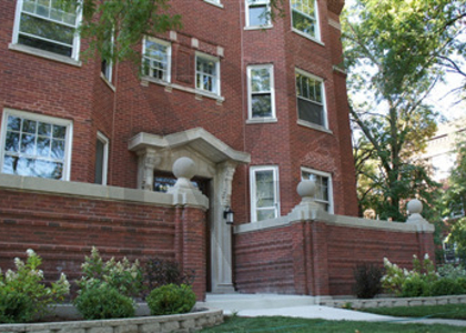 2825 W Logan Boulevard - Photo 1