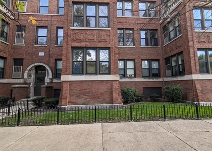 3147 W Medill Avenue - Photo 1