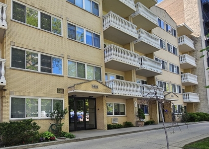 5906 N Sheridan Road - Photo 1