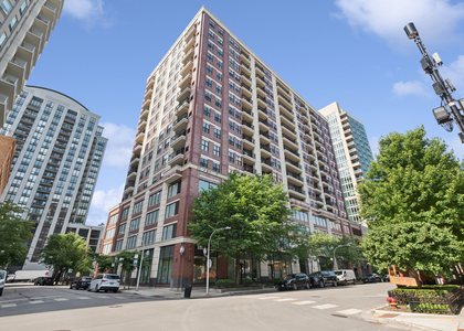 451 W Huron Street - Photo 1
