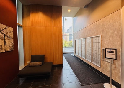 737 W Washington Boulevard - Photo 1