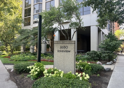 2650 N Lakeview Avenue - Photo 1