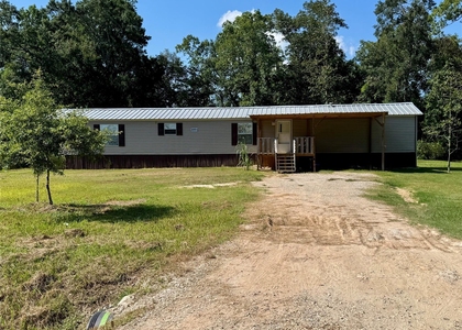 511 County Road 2218 - Photo 1
