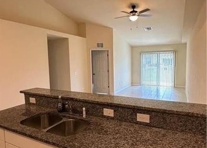 1712 Sw 32nd Street - Photo 1