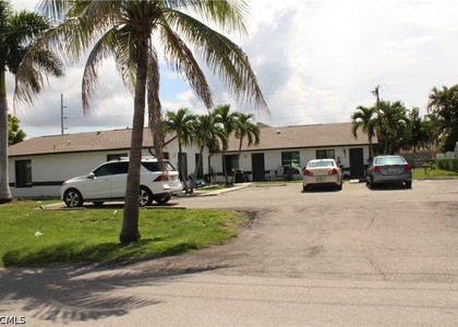 1811 Se 15th Place - Photo 1