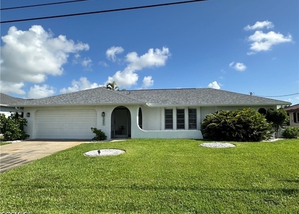 1201 Se 32nd Terrace - Photo 1