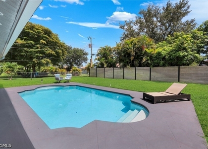 2212 Se 7th Street - Photo 1
