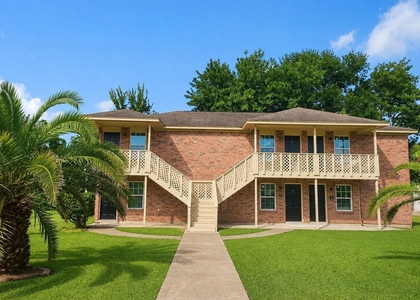 704 Ave B - Photo 1