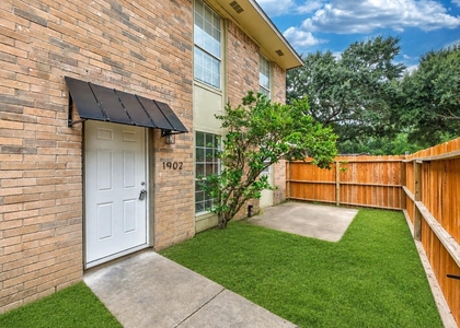 1902 Avenue B - Photo 1