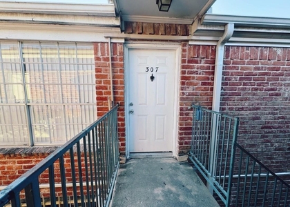 9201 Clarewood Drive - Photo 1