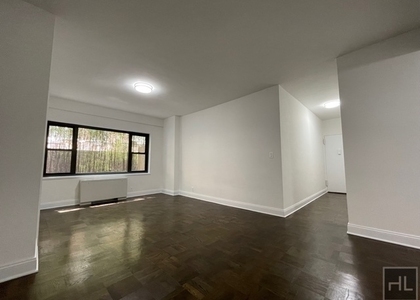 East 56 Street - Photo 1