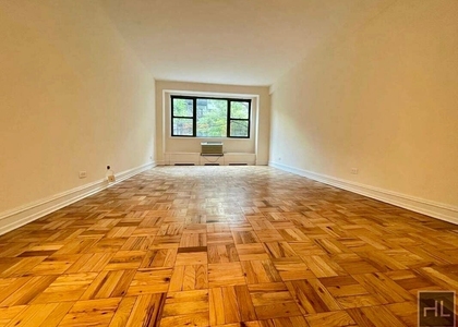 East 79 Street - Photo 1