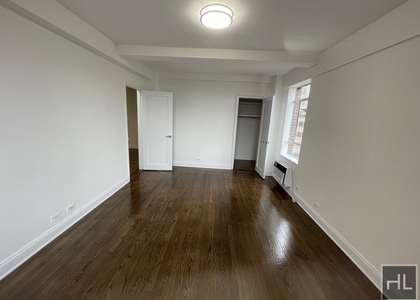 Fifth Avenue - Photo 1