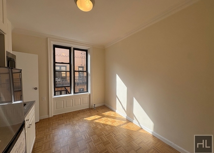 West 45 Street - Photo 1