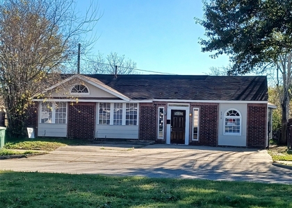 4918 Airport Boulevard - Photo 1