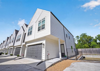 5737 White Magnolia Street - Photo 1