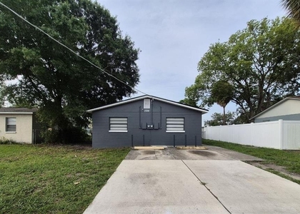 1726 W Chestnut Street - Photo 1