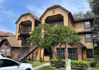 315 Lakepointe Drive - Photo 1