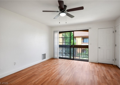5170 S Jones Boulevard - Photo 1