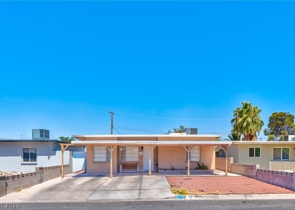 612 Stanford Street - Photo 1