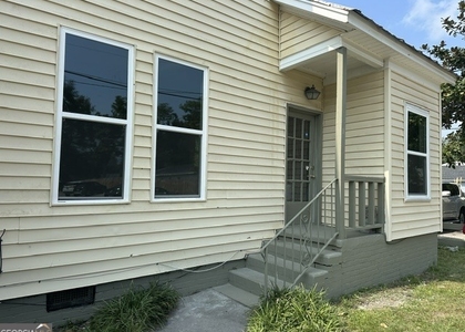 102 West Inman - Photo 1