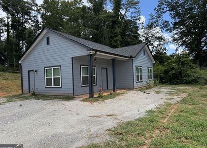 1555 W Poplar Street - Photo 1