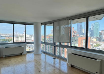  CENTER BLVD - LIC  - Photo 1