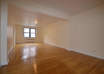34-15 Parsons Boulevard - Photo 1