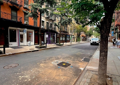 Mott Street - Photo 1
