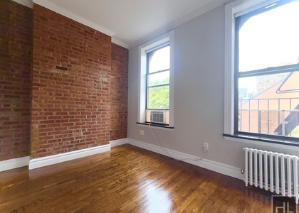 Mott Street - Photo 1