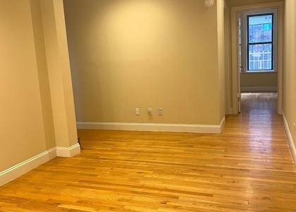 East 50th Street - Photo 1