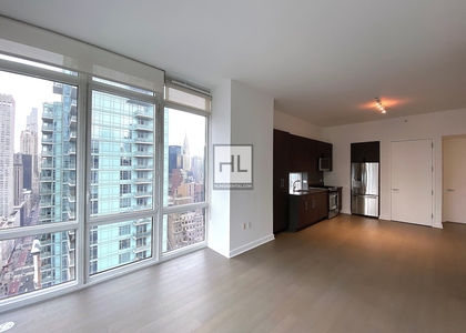 Fifth Avenue - Photo 1