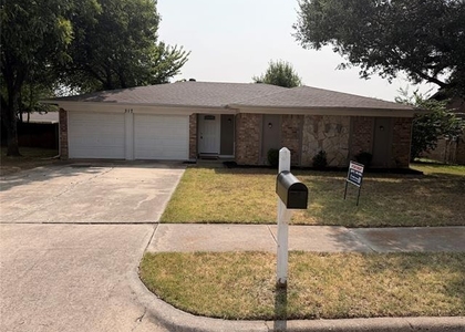 317 Apache Trail - Photo 1