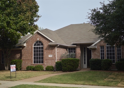 7512 Sonoma Valley Drive - Photo 1