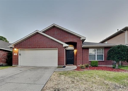 423 Butternut Drive - Photo 1