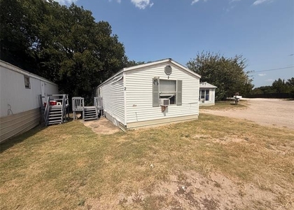 541 Simmons Way - Photo 1