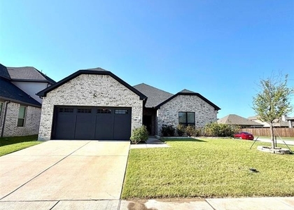 402 Coyote Creek Drive - Photo 1
