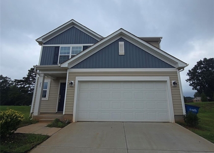 223 Brentwood Drive - Photo 1