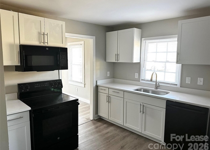 920 Holt Street - Photo 1