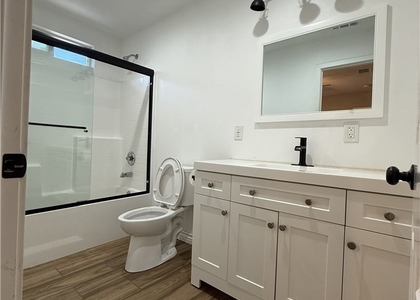 1224 Poplar - Photo 1