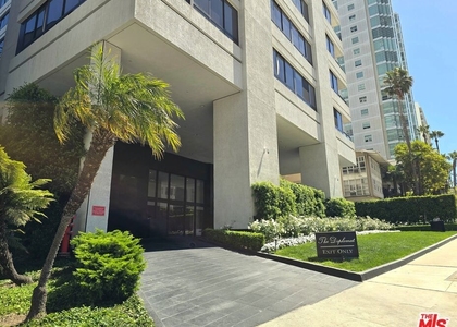 10350 Wilshire Boulevard - Photo 1