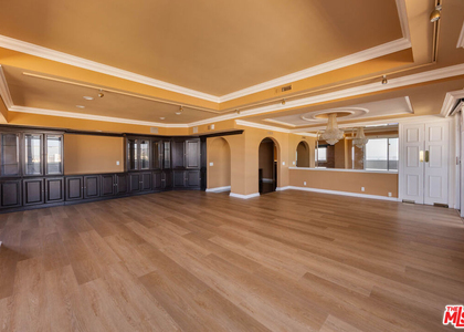 7250 Franklin Avenue - Photo 1